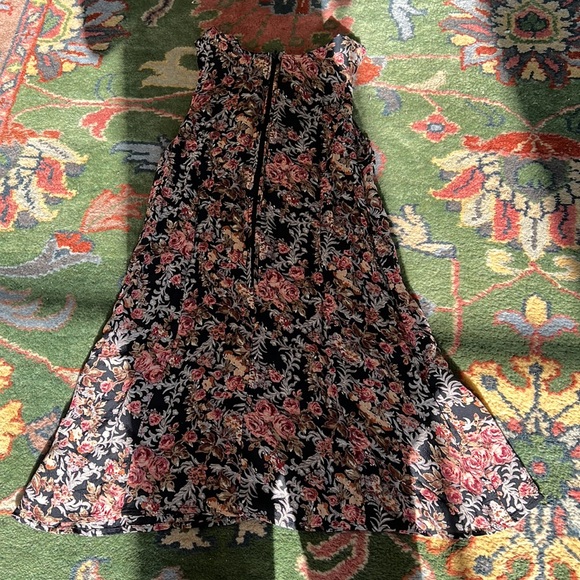 Dress - Picture 4 of 4